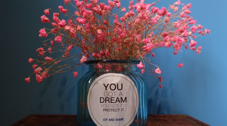 职场里怎样能不被“枪打出头鸟”？